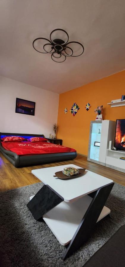 Crisshome1 Bukarest Kültér fotó