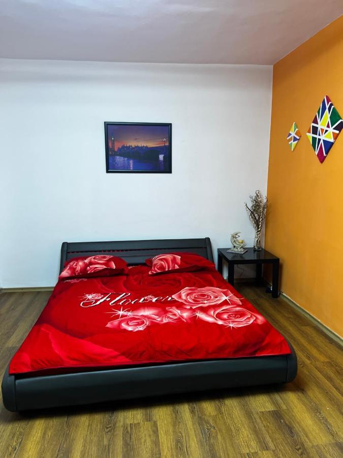 Crisshome1 Bukarest Kültér fotó