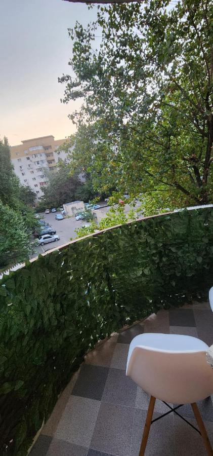 Crisshome1 Bukarest Kültér fotó